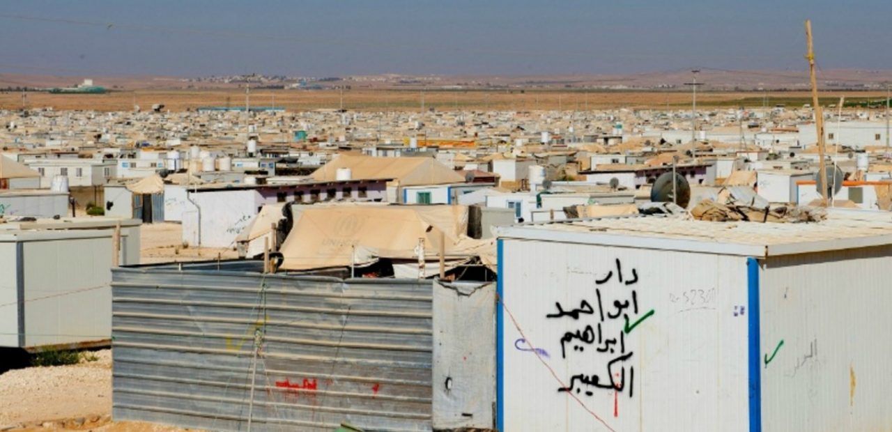 O campo de Al Zaatari fica a 20km da fronteira da Jordânia com a Síria.