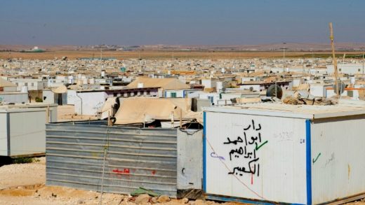 O campo de Al Zaatari fica a 20km da fronteira da Jordânia com a Síria.