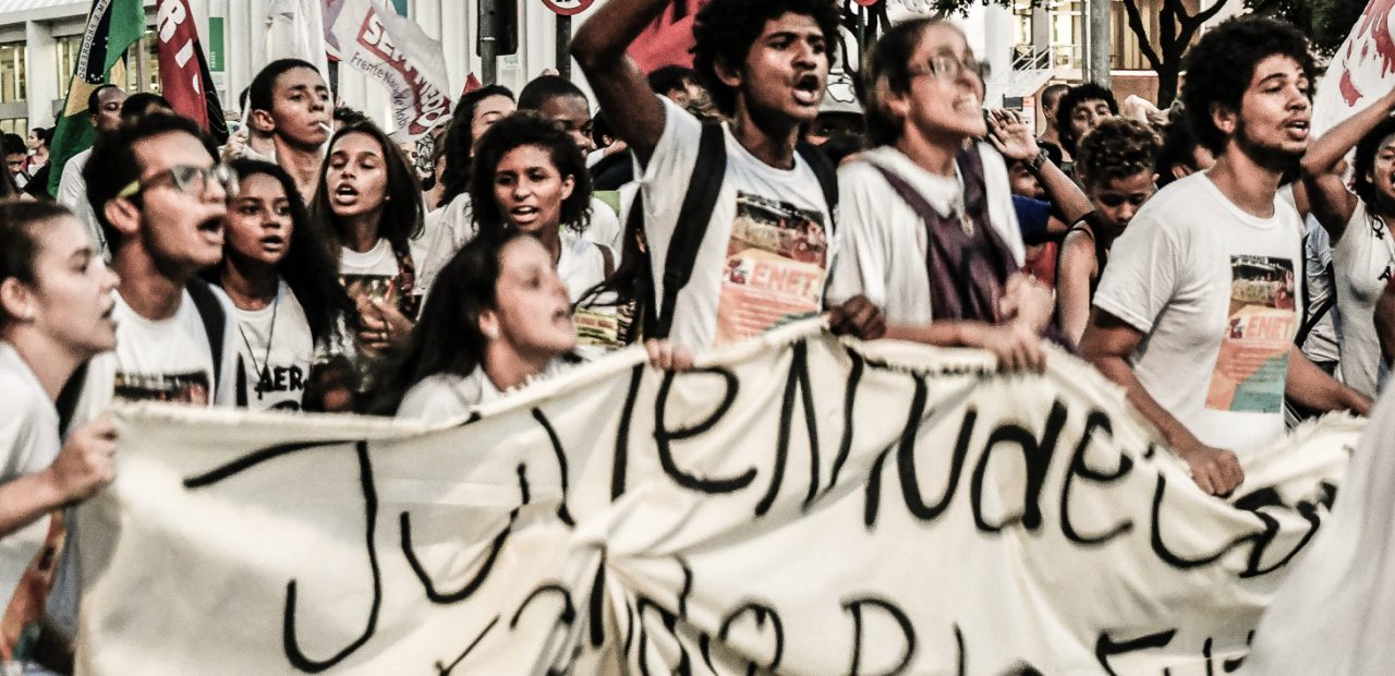 15.03.2017 - Rio de Janeiro/RJ - PAsseata dos estudantees no Rio de Janeiro. Fotografia: Kelly Lima/Eder Content.